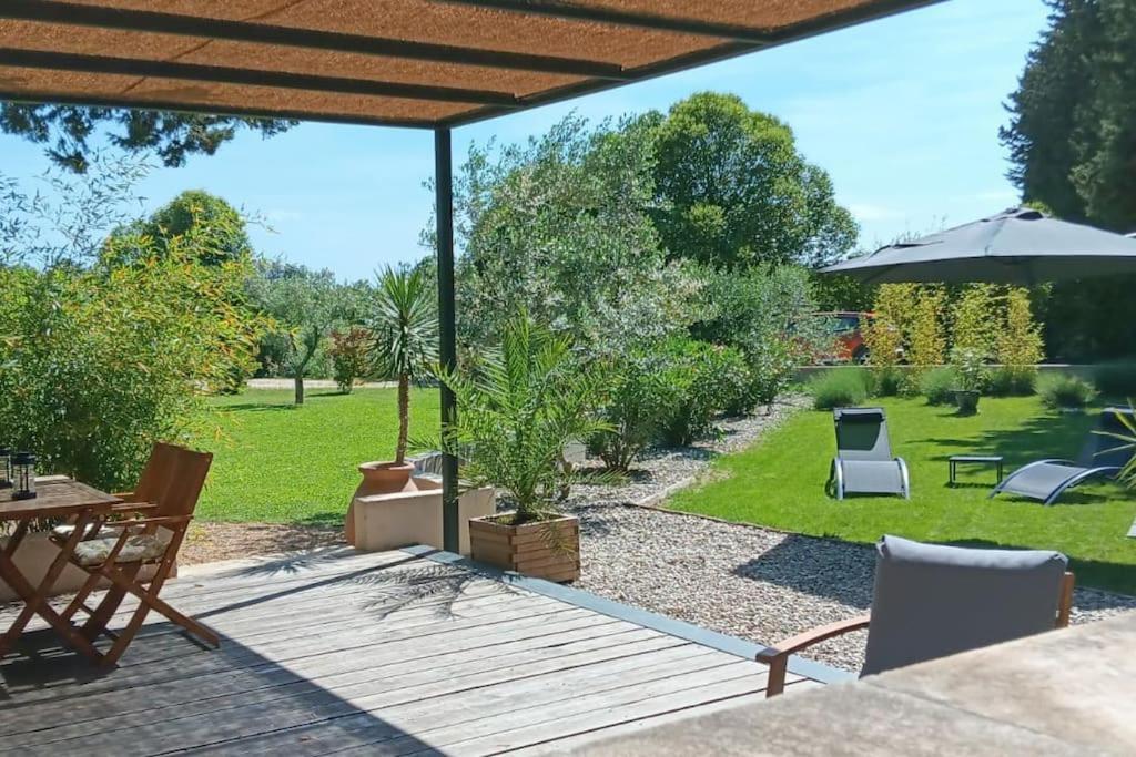 Gite Cosy Au Coeur Du Luberon Lagnes Exterior foto